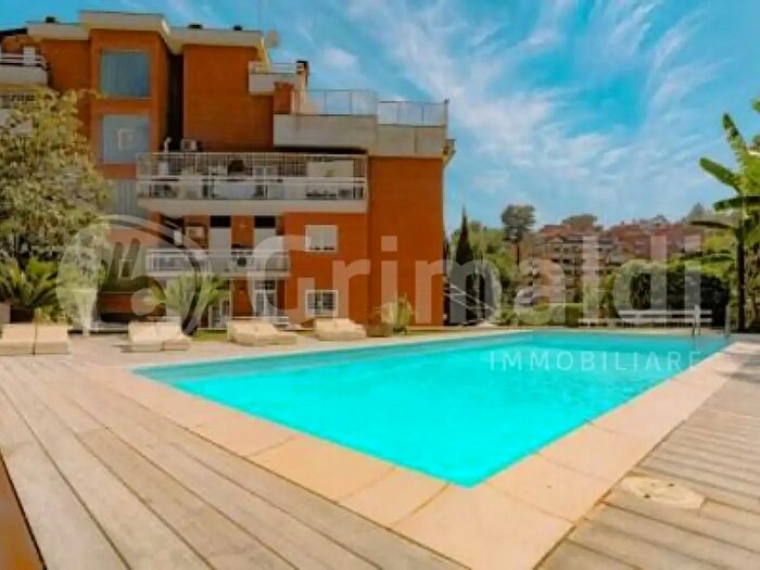 Appartamento con 5 locali in vendita in Via Misurina, Roma