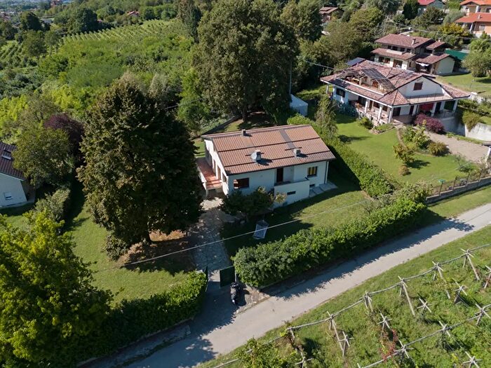 Casa con 6 locali in affitto in Strada della Brunetta, Aglie