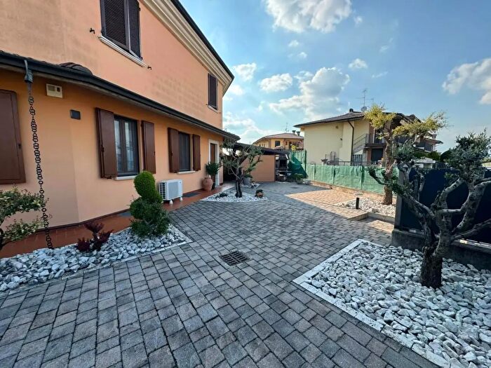 Appartamento trilocale in vendita in Via Europa, Berlingo