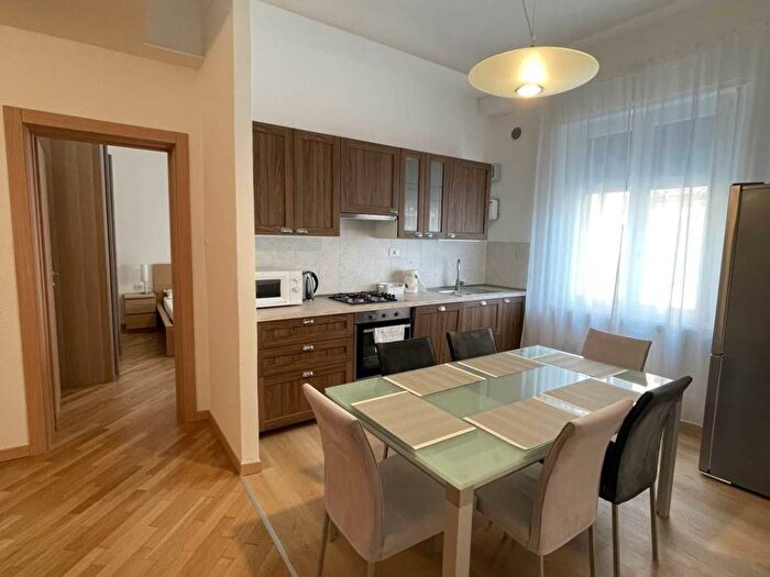 Appartamento con 5 locali in affitto in vicolo Madonnina, Veronetta, Verona
