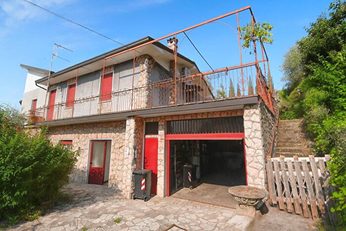 Appartamento con 6 locali in vendita in Salo