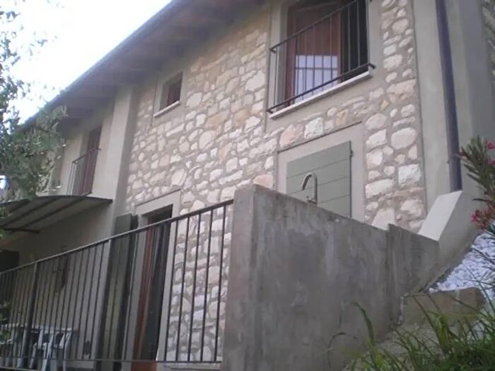 Casa con 7 locali in vendita in Via Monte Grappa, Polpenazze