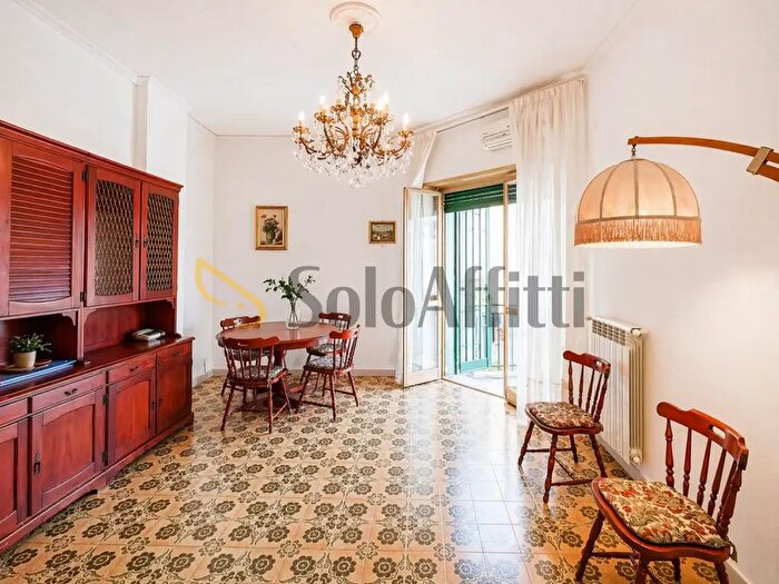 Appartamento trilocale in affitto in Via Venezia Giulia, Napoli