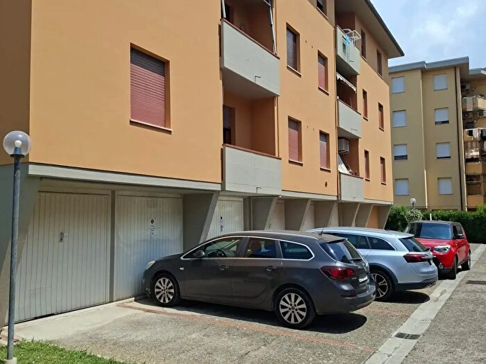 Appartamento con 5 locali in vendita in Cascina