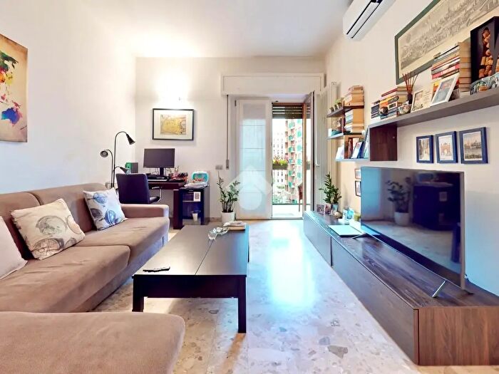 Appartamento bilocale in vendita in Via Ronchi, Milano