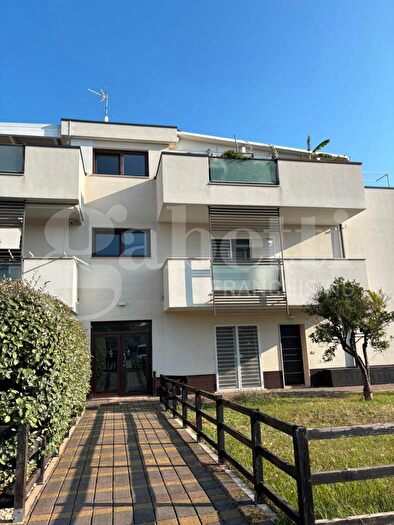 Appartamento trilocale in vendita in Via Nazionale, Bari