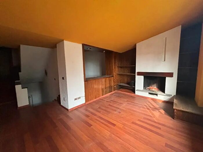 Casa con 5 locali in vendita in Via Roncello, Ornago
