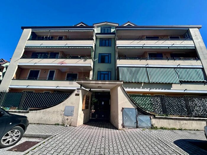 Appartamento trilocale in vendita in Via Circumvallazione Parco Le Palme, Palma Campania