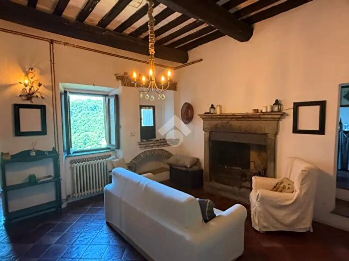 Appartamento bilocale in vendita in Via di Mezzo, Baschi