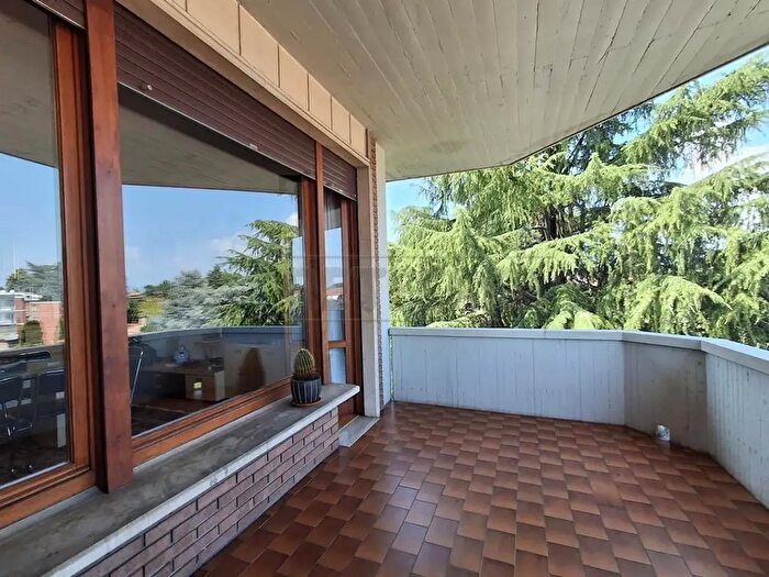 Appartamento con 6 locali in vendita in Via Brigata Granatieri di Sardegna, Vicenza