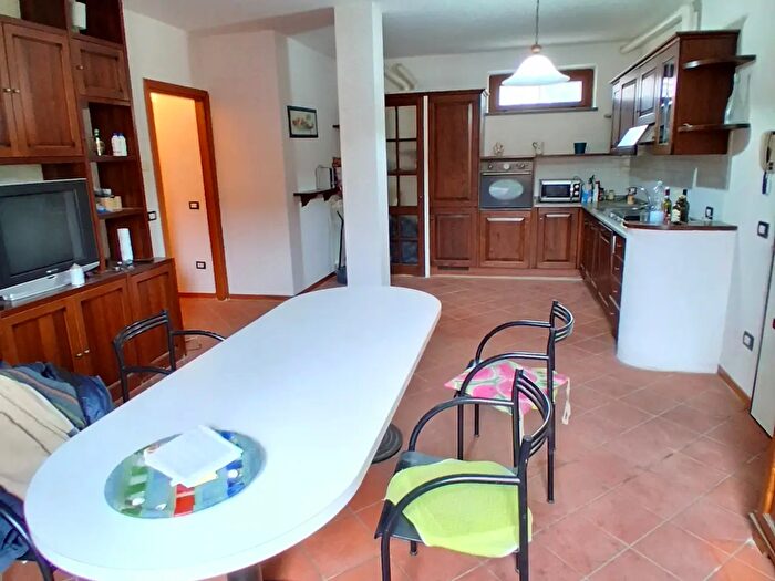 Appartamento trilocale in vendita in Viale Puccini, Lucca