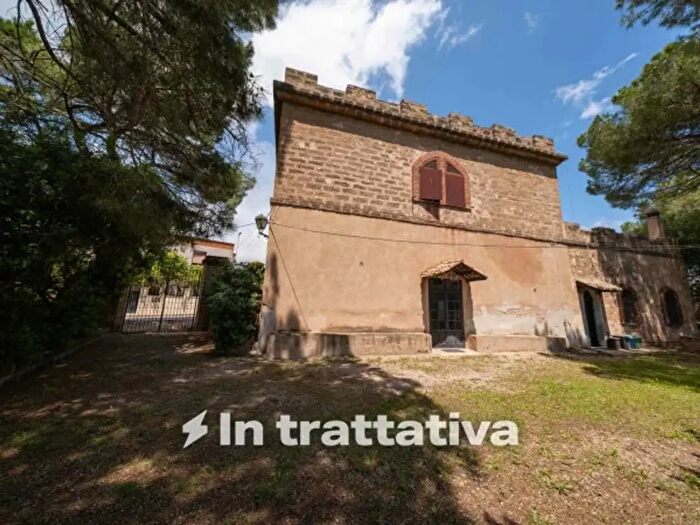 Casa con 6 locali in vendita in Via degli Orti, Alghero