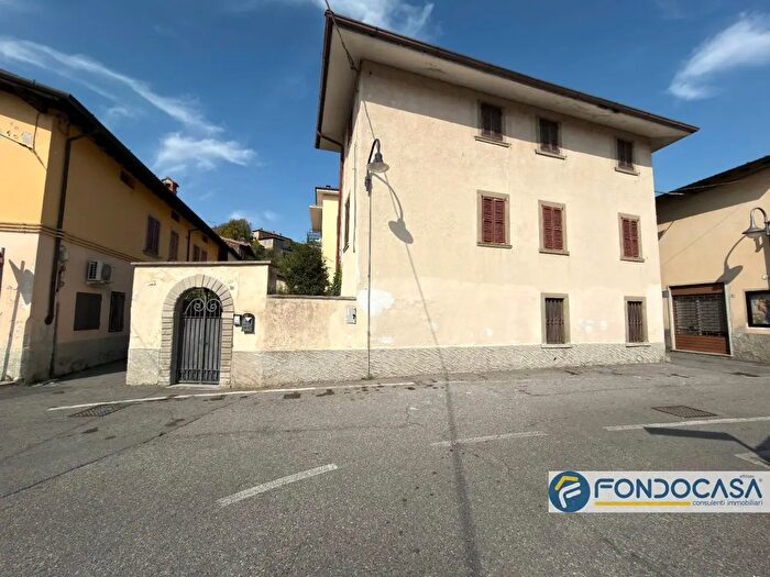 Casa con 5 locali in vendita in Via Don Pietro Belotti, Grumello Del Monte