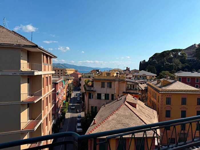 Appartamento con 5 locali in affitto in Piazza Giuseppe Mazzini, Centro, Santa Margherita Ligure