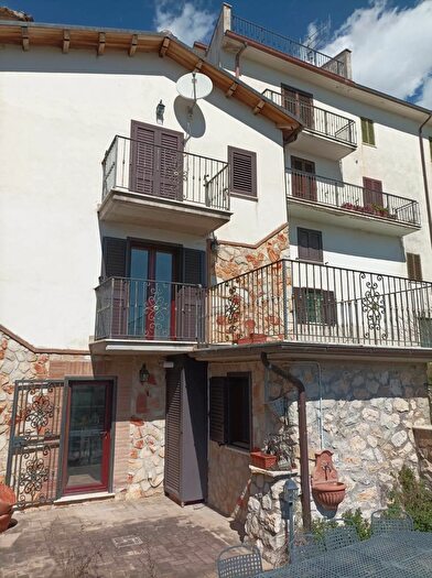Casa quadrilocale in vendita in San Vincenzo Valle Roveto