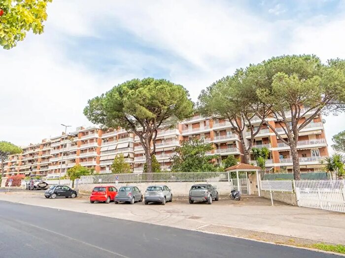 Appartamento trilocale in vendita in Appartamento Via degli Aldobrandeschi, Roma