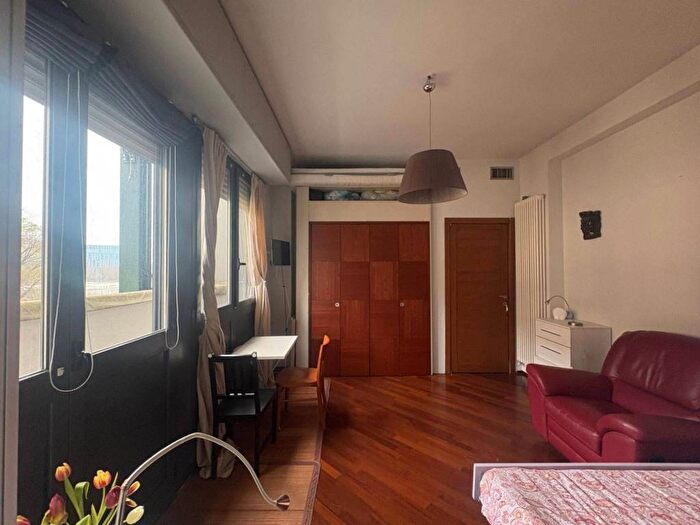 Appartamento monolocale in affitto in Via Andrea Ponti, Barona, Milano