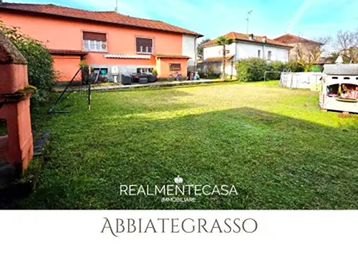 Casa con 5 locali in vendita in Via Giosuè Carducci, Abbiategrasso
