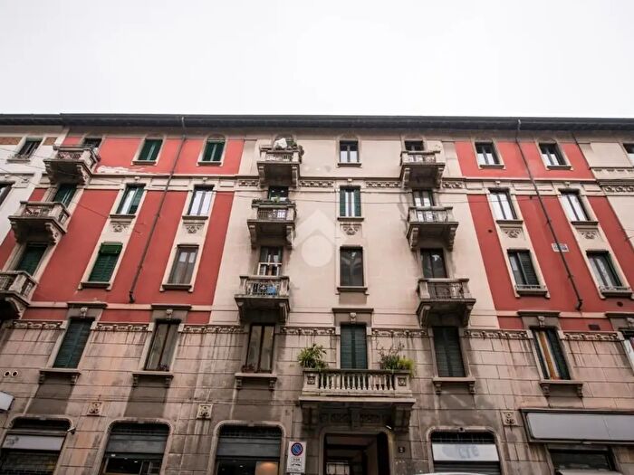 Appartamento trilocale in affitto in Via Francesco Anzani, Milano