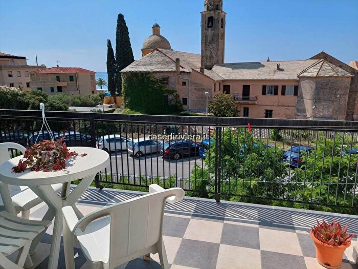 Appartamento quadrilocale in affitto in Strada degli Ulivi, Varigotti, Finale Ligure