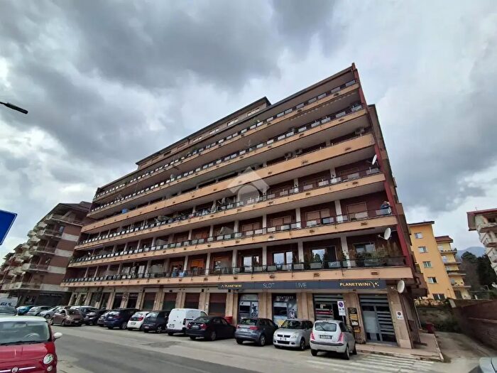 Appartamento trilocale in affitto in Via Morelli E Silvati, Avellino