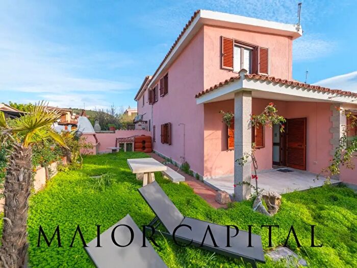 Casa trilocale in vendita in Via Santa Maria Snc, San Teodoro