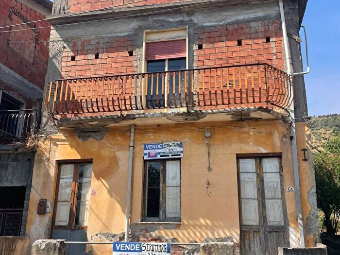 Casa con 6 locali in vendita in Strada Provinciale, Castiglione di Sicilia