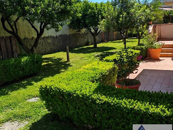 Casa con 10 locali in vendita in Via Ravagnese, Reggio Calabria