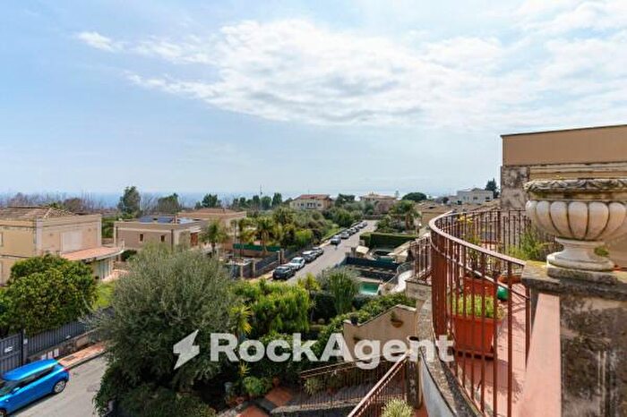 Casa con 5 locali in vendita in Via Massimo dAzeglio, San Giovanni La Punta