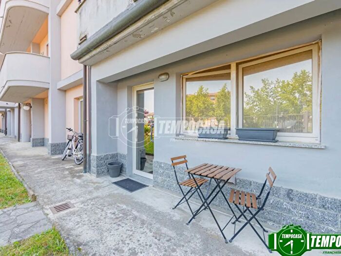 Appartamento bilocale in vendita in Via Perugino, Voghera