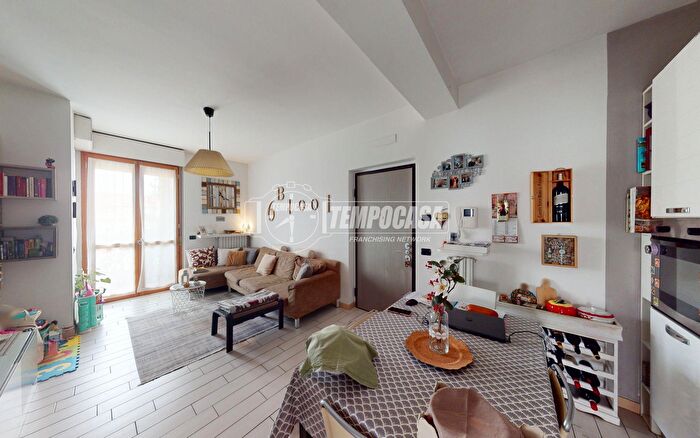 Appartamento trilocale in vendita in Via Milite Ignoto, BovisioMasciago