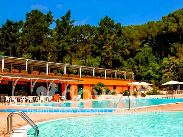 Appartamento con 5 locali in vendita in Via Capo dArco Snc, Rio