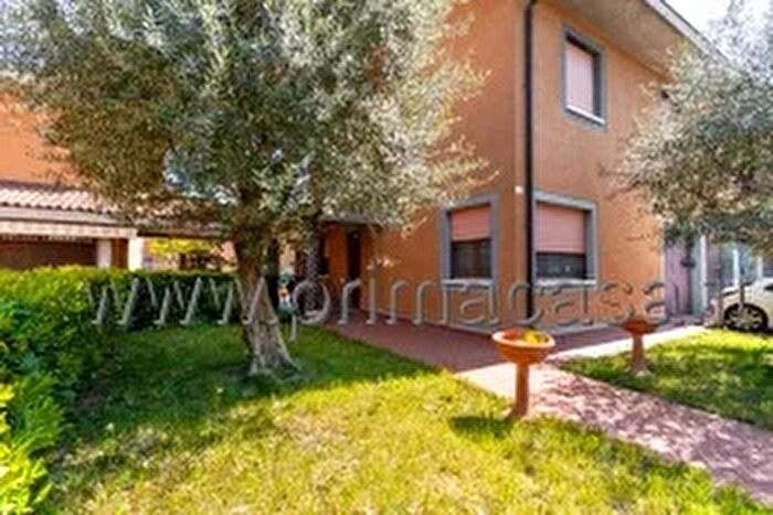 Casa con 5 locali in vendita in Via a Meucci, Novi Di Modena