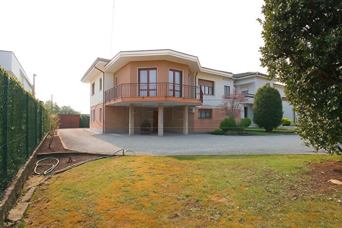 Casa con 8 locali in vendita in Via Riviera Berica, Nanto