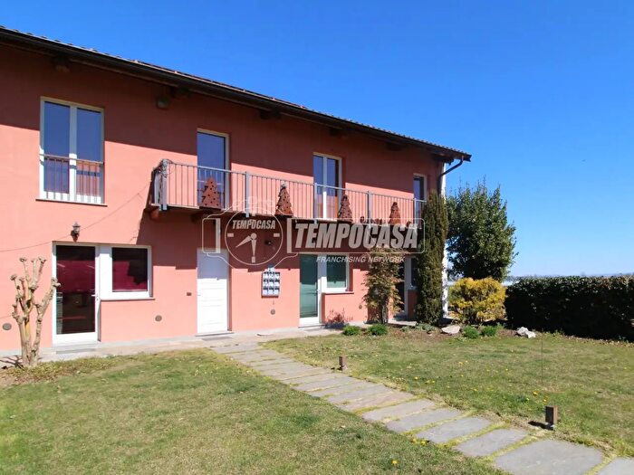 Casa con 8 locali in vendita in Via Mondovì, Pianfei