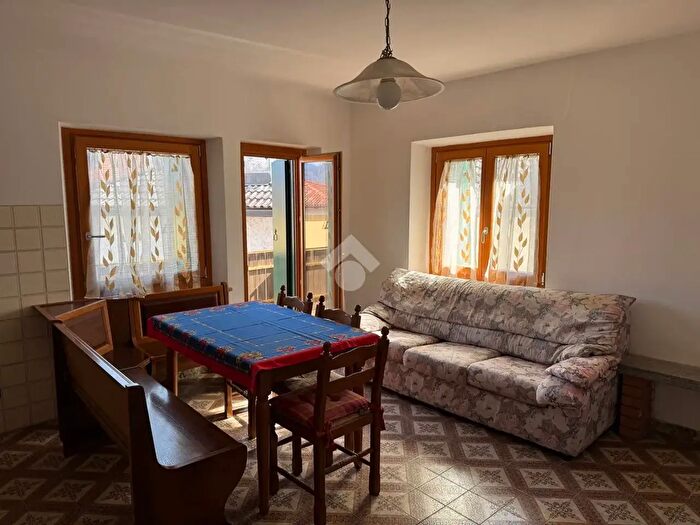 Appartamento trilocale in vendita in Via Arina, Lamon