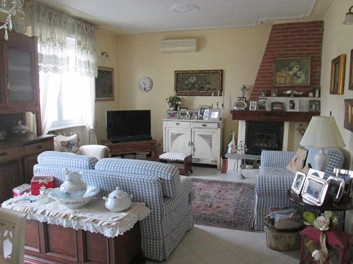 Appartamento quadrilocale in vendita in Strada SantEvasio, Ovada