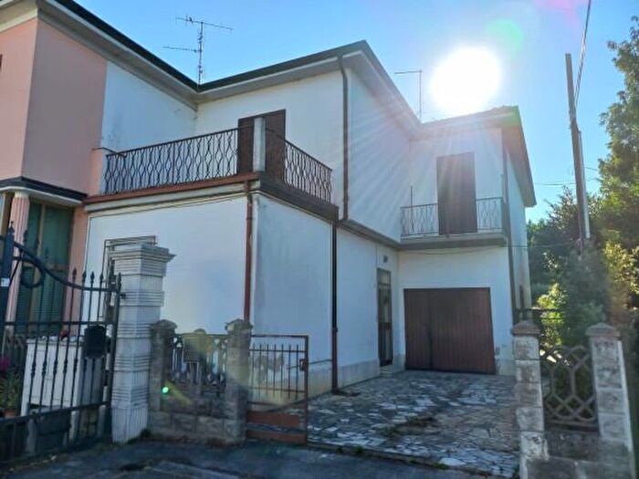 Casa con 6 locali in vendita in Vicolo Zaveri, Ravenna