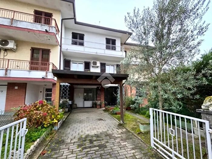 Casa quadrilocale in vendita in Via Giovanni XXIII, Alfonsine