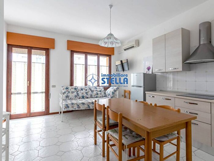 Appartamento trilocale in affitto in Via Andrea Bafile, Lido Centro Ovest, Jesolo