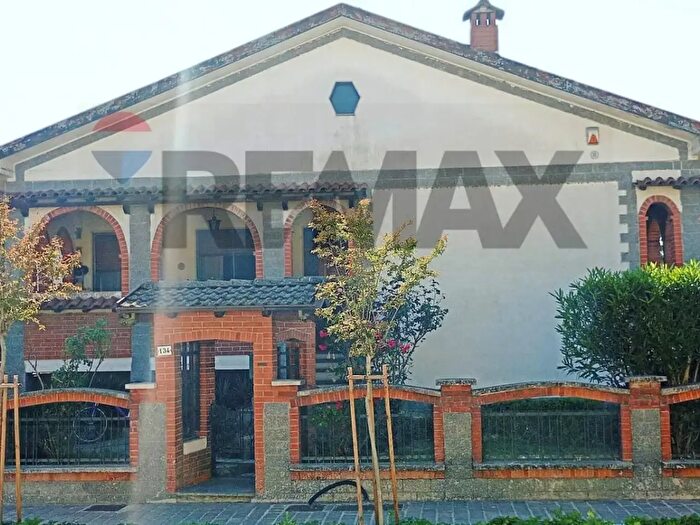 Casa con 5 locali in vendita in Gambolo