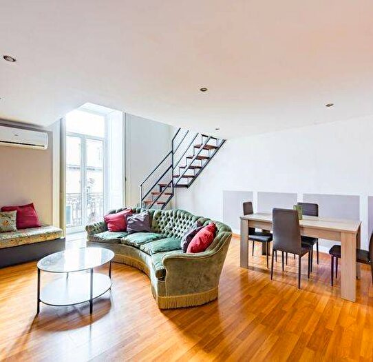 Appartamento con 5 locali in affitto in Corso Vittorio Emanuele, Vomero, Napoli