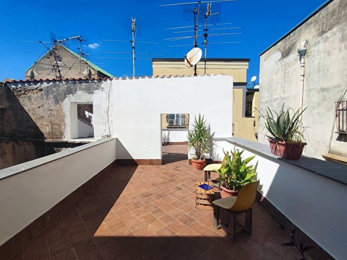 Appartamento bilocale in affitto in Centro Storico, Napoli