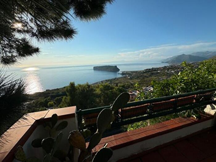 Casa con 6 locali in vendita in Villaggio del Bridge, San Nicola Arcella