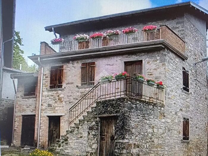 Casa con 7 locali in vendita in Loc Marra, Corniglio