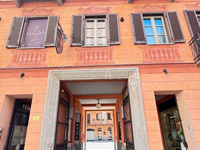 Appartamento trilocale in affitto in Via Luigi Lagrange, Via Roma, Torino