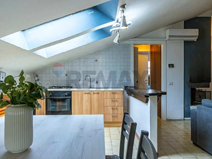 Appartamento bilocale in vendita in Via Leone XIII, Casatenovo