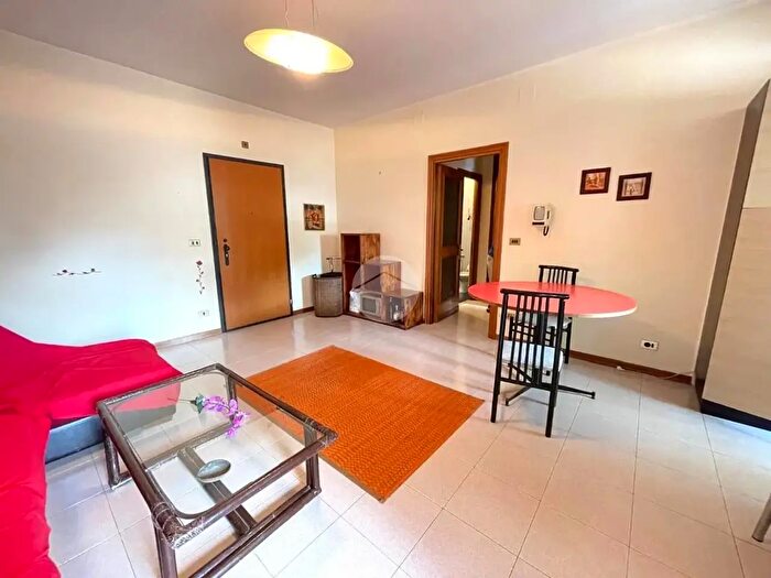 Appartamento bilocale in affitto in Via degli Orafi, Roma