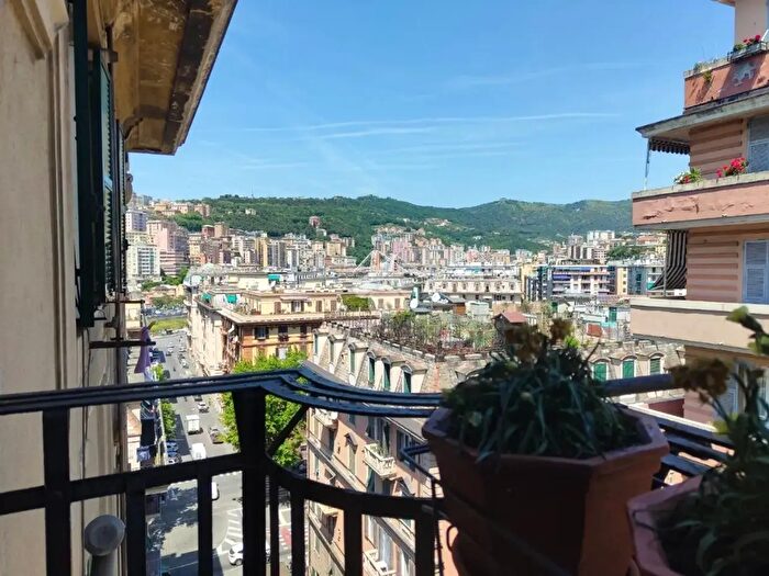 Appartamento bilocale in vendita in Passo Olivette, Genova