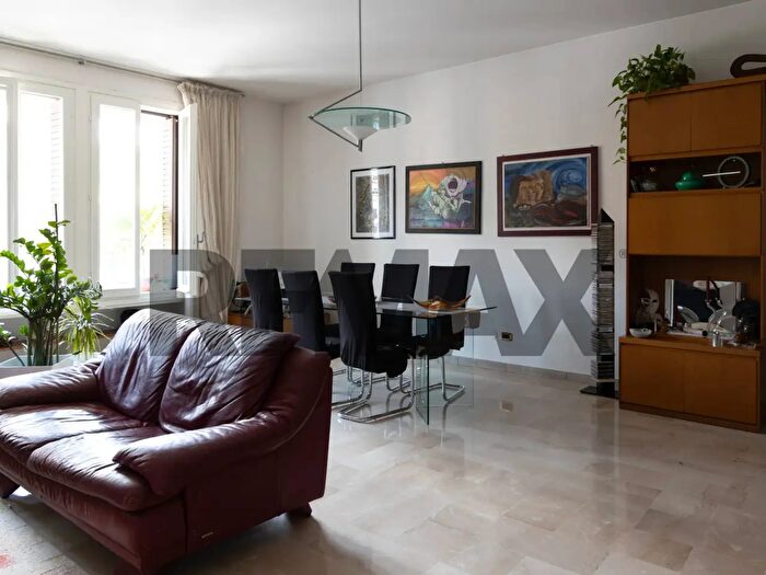 Appartamento con 5 locali in vendita in Via FLli Lechi, Brescia